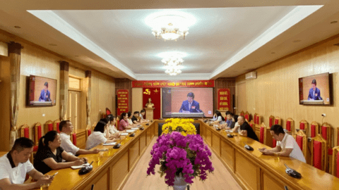 Chi bộ Sở Dân tộc và Tôn giáo tham dự Hội nghị nghiên cứu, học tập, quán triệt, triển khai một số Nghị quyết, Chỉ thị của Bộ Chính trị