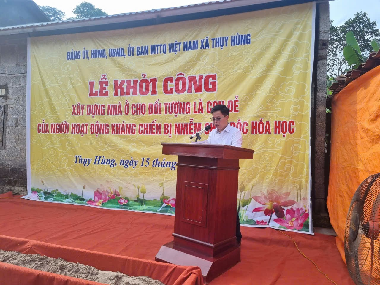 Đồng Chí Bí thư Đảng uỷ xã Thuỵ Hùng, tỉnh Lạng Sơn phát biểu chỉ đạo