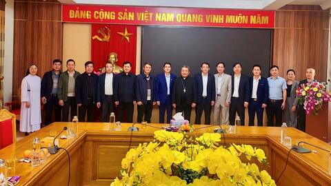 ĐOÀN CHỨC SẮC, CHỨC VIỆC GIÁO PHẬN LẠNG SƠN - CAO BẰNG THĂM, CHÚC MỪNG SỞ DÂN TỘC VÀ TÔN GIÁO TỈNH LẠNG SƠN
