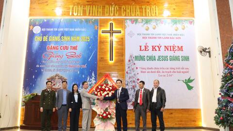 ĐOÀN CÔNG TÁC CỦA TỈNH LẠNG SƠN THĂM, CHÚC MỪNG BAN ĐẠI DIỆN TIN LÀNH TỈNH LẠNG SƠN VÀ CÁC GIÁO XỨ CÔNG GIÁO