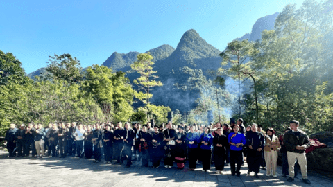 DÂNG HƯƠNG,  BÁO CÔNG TẠI CÁC KHU DI TÍCH LỊCH SỬ VÀ TRẢI NGHIỆM THỰC TẾ CỦA CÁC LỚP TIẾNG TÀY 01, 04, 05 TẠI CAO BẰNG