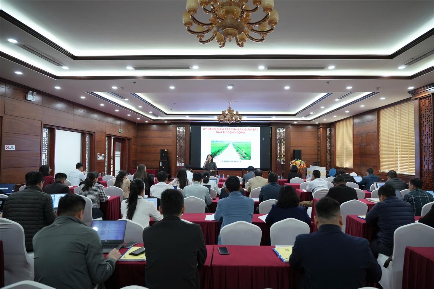 Toàn cảnh lớp học