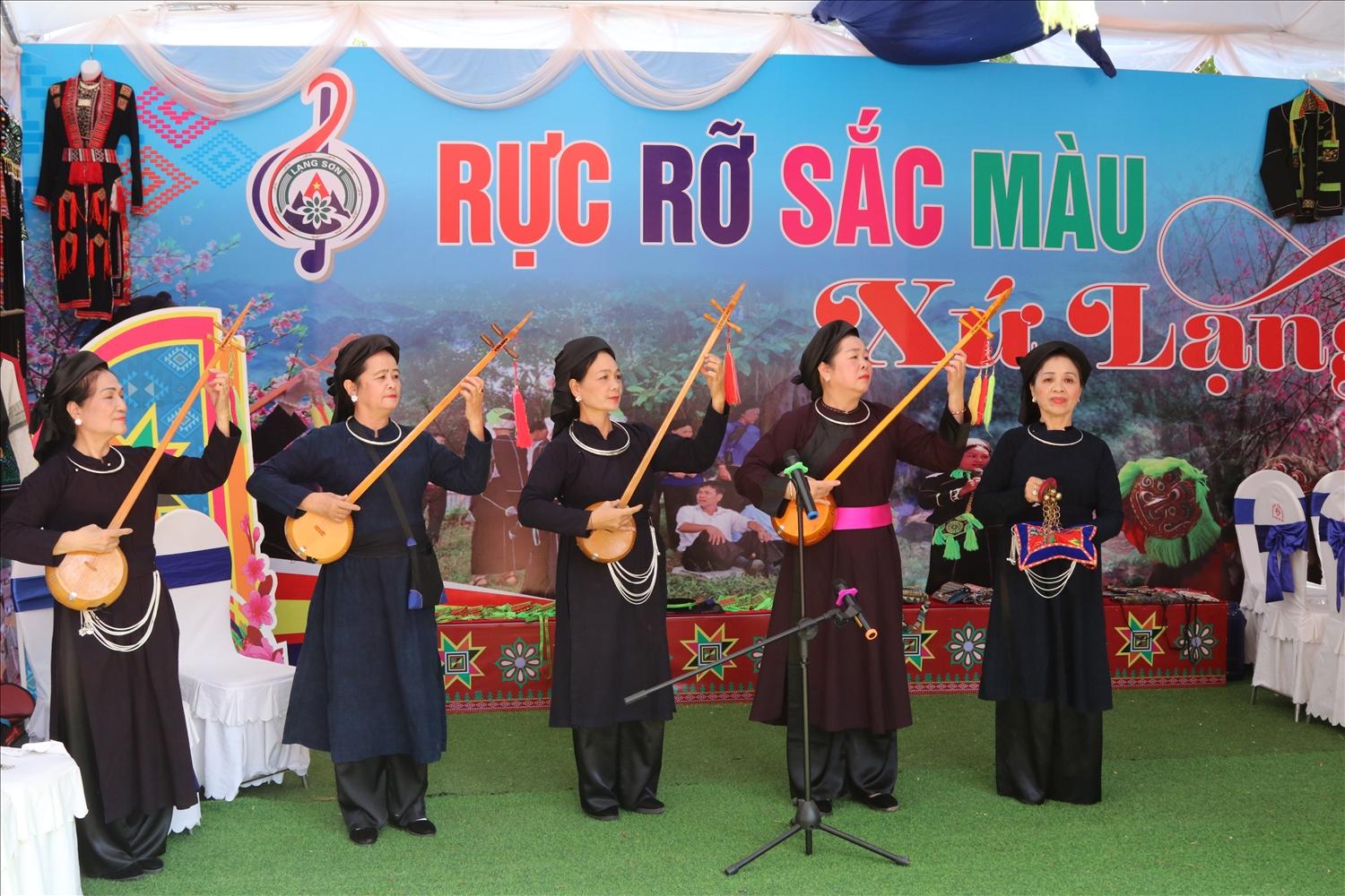 Các câu lạc bộ văn hoá dân gian được thành lập đã tạo điểm nhấn trong phát triển du lịch ở Lạng Sơn