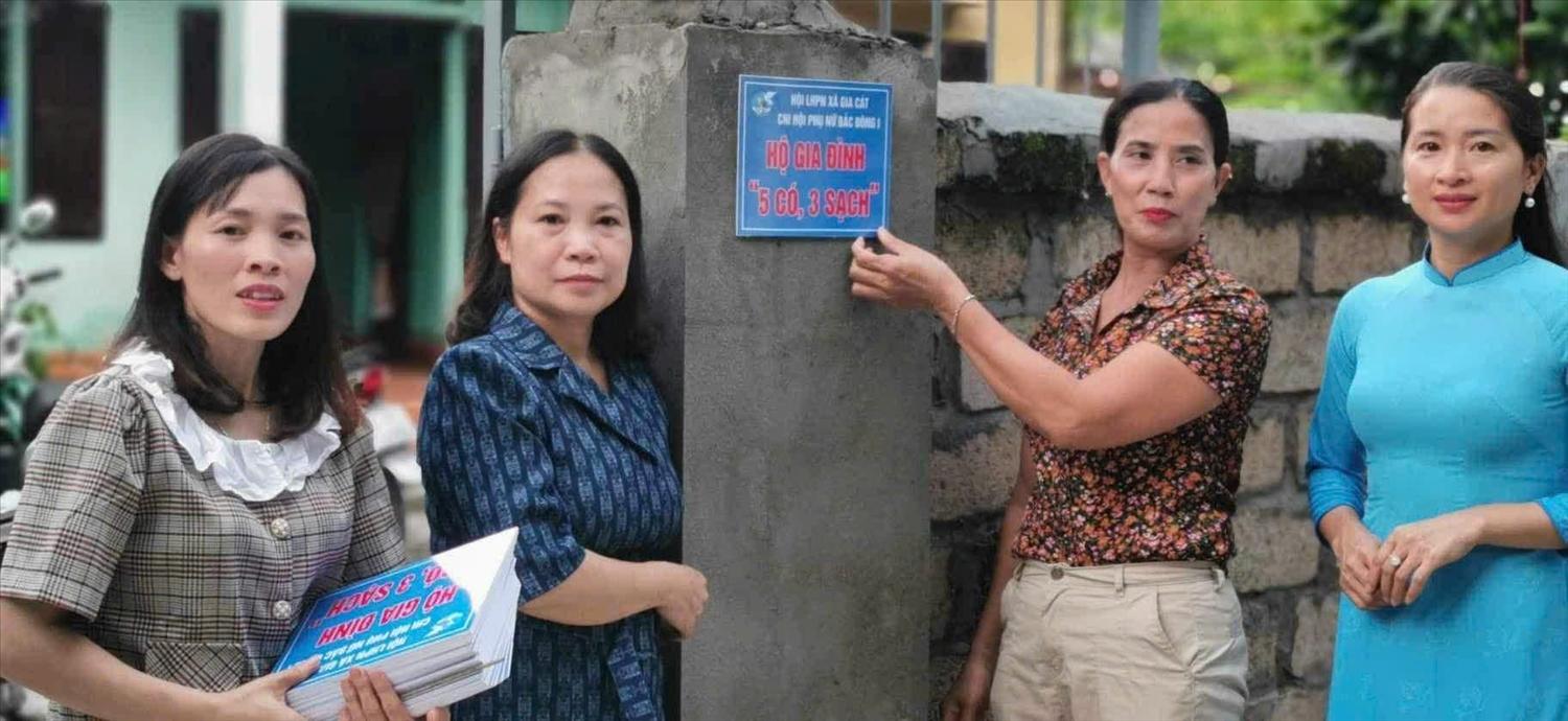 Câu lạc bộ “Phụ nữ công giáo sống tốt đời đẹp đạo, xây dựng gia đình 5 có, 3 sạch” có 20 thành viên là chị em phụ nữ công giáo sinh hoạt tại Chi hội Phụ nữ thôn Bắc Đông I, xã Gia Cát, huyện Cao Lộc, tỉnh Lạng Sơn Câu lạc bộ “Phụ nữ công giáo sống tốt đời đẹp đạo, xây dựng gia đình 5 có, 3 sạch” có 20 thành viên là chị em phụ nữ công giáo sinh hoạt tại Chi hội Phụ nữ thôn Bắc Đông I, xã Gia Cát, huyện Cao Lộc, tỉnh Lạng Sơn