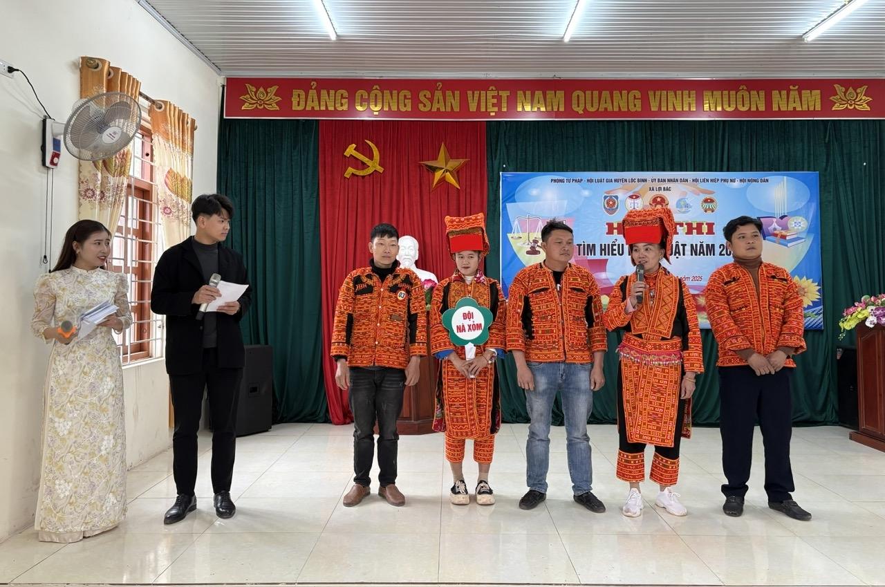 Thời gian qua các cấp chính quyền Lạng Sơn đã đẩy mạnh triển khai nhiều hình thức đa dạng, phù hợp với vùng đồng bào DTTS Các cấp chính quyền Lạng Sơn đã đẩy mạnh và triển khai nhiều hình thức tuyên truyền đa dạng, phù hợp với vùng đồng bào DTTS